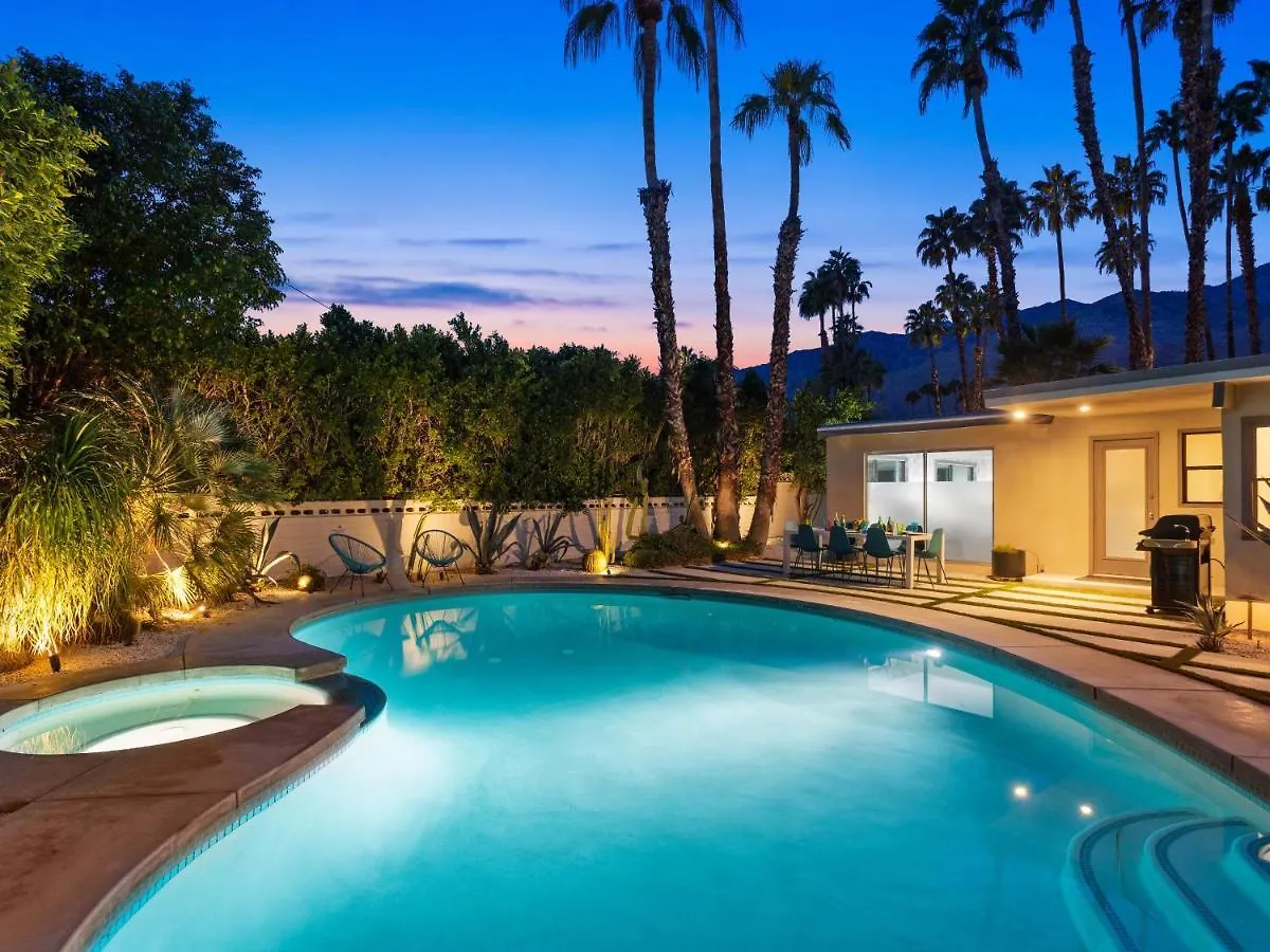 Marcia! Marcia! Marcia! By Acme House Company Villa Palm Springs
